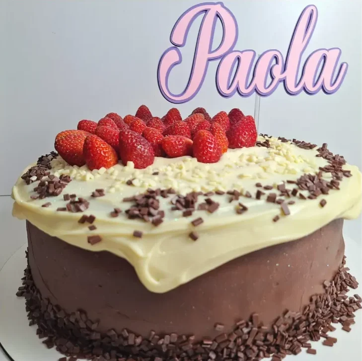 Bolo de aniversário chocolatudo
